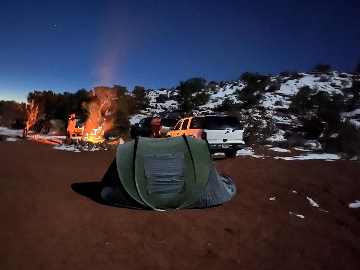 Hunts Mesa nacht tent met kampvuur