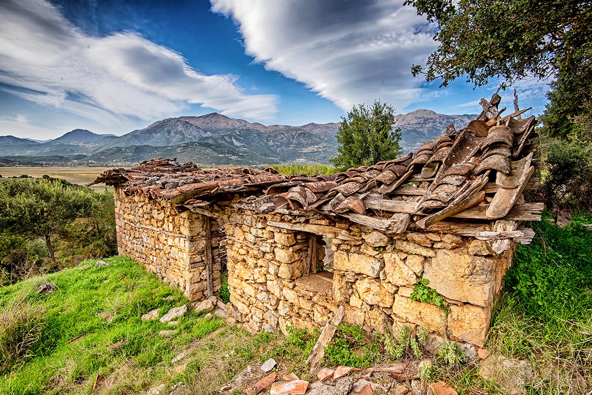 Vervallen huis in Peloponnesos in Griekenland