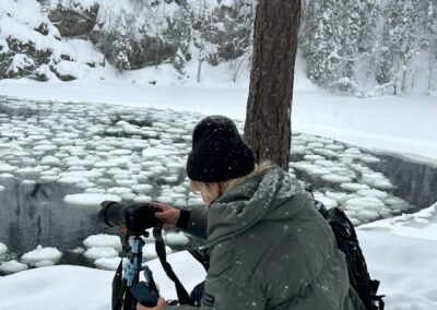 Fotograaf deelnemer in sneeuw